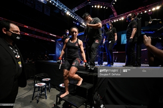 Carla Esparza feet photo 2