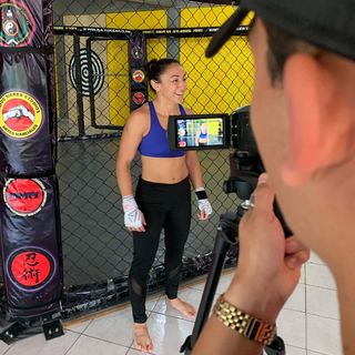 Carla Esparza feet photo 3