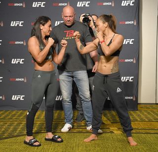 Carla Esparza feet photo 7