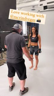 Carla Esparza feet photo 14