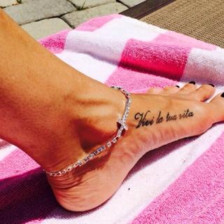 Carla Facciolo feet photo 5