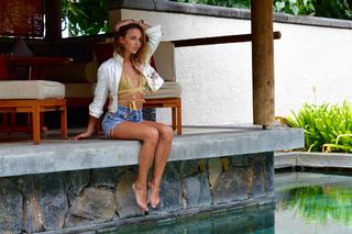 Carla Ginola feet photo 10