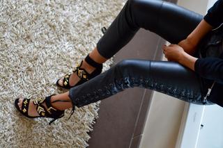 Carla Ginola feet photo 3