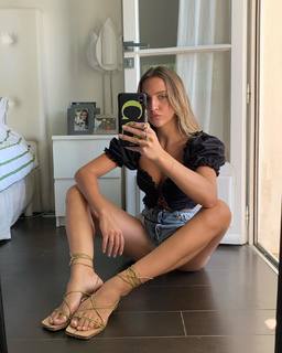 Carla Ginola feet photo 8