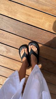 Carla Ginola feet photo 11