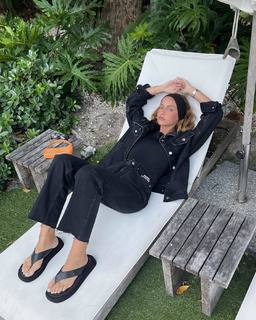 Carla Ginola feet photo 11
