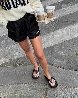 Carla Ginola feet photo 7