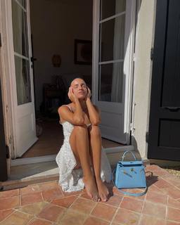 Carla Ginola feet photo 10