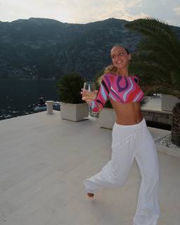 Carla Ginola feet photo 3