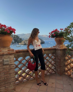 Carla Ginola feet photo 4