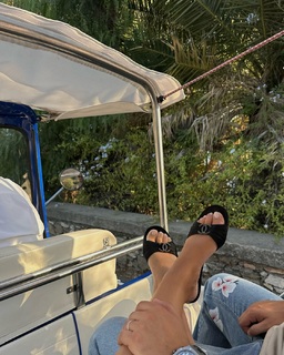 Carla Ginola feet photo 2