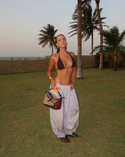 Carla Ginola feet photo 11