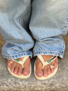 Carla Ginola feet photo 4
