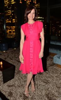 Carla Gugino feet photo thumbnail
