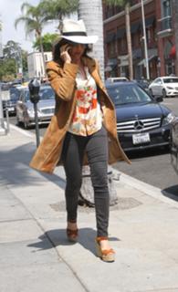 Carla Gugino feet photo thumbnail