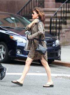 Carla Gugino feet photo thumbnail