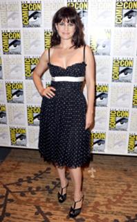Carla Gugino feet photo thumbnail