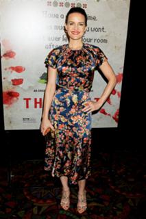 Carla Gugino feet photo thumbnail