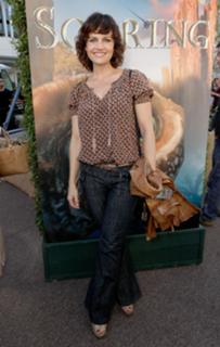 Carla Gugino feet photo thumbnail