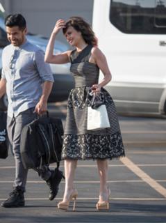 Carla Gugino feet photo thumbnail