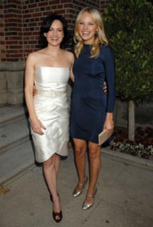 Carla Gugino feet photo thumbnail