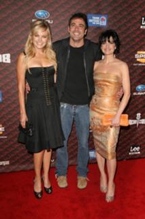 Carla Gugino feet photo thumbnail