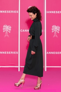 Carla Gugino feet photo thumbnail
