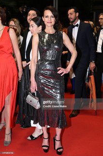 Carla Gugino feet photo thumbnail