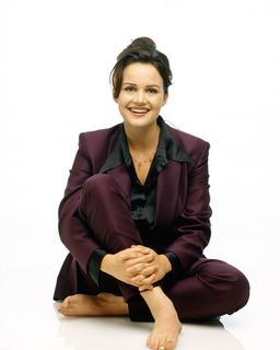 Carla Gugino feet photo thumbnail