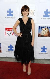 Carla Gugino feet photo thumbnail