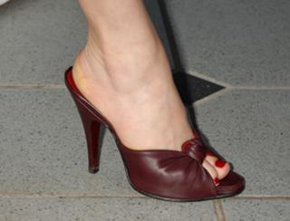 Carla Gugino feet photo thumbnail