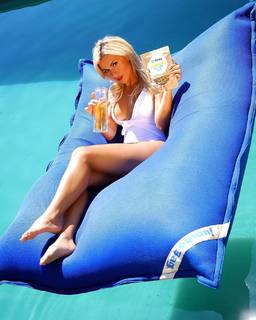 Carla Moreau feet photo 5