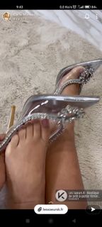 Carla Moreau feet photo 8