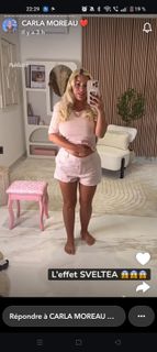 Carla Moreau feet photo 17