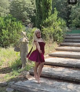 Carla Moreau feet photo 1