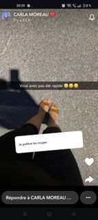 Carla Moreau feet photo 3