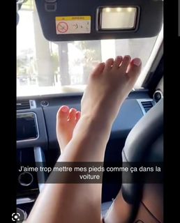 Carla Moreau feet photo 16