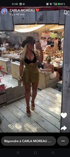 Carla Moreau feet photo 10