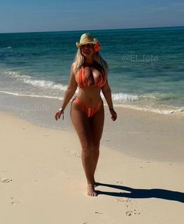 Carla Moreau feet photo 20