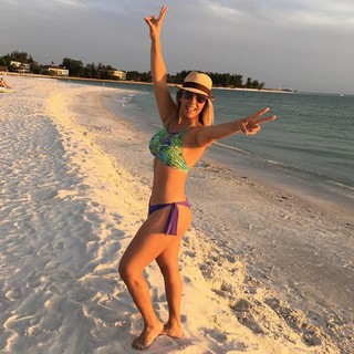 Carla Perez feet photo 4