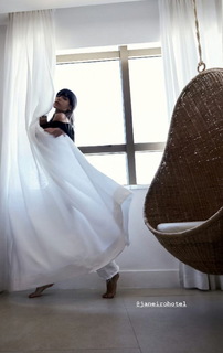 Carla Salle feet photo 4
