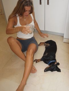 Carlota Boza feet photo 3