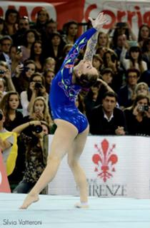 Carlotta Ferlito feet photo thumbnail