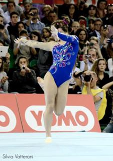 Carlotta Ferlito feet photo thumbnail