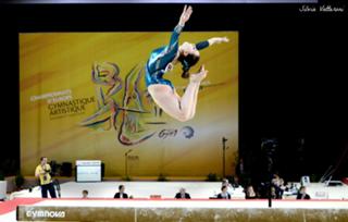 Carlotta Ferlito feet photo thumbnail