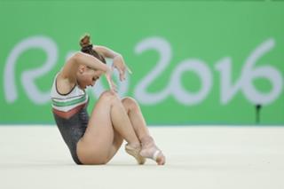 Carlotta Ferlito feet photo thumbnail