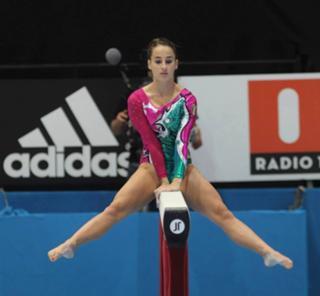 Carlotta Ferlito feet photo thumbnail