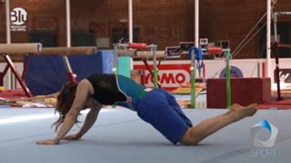 Carlotta Ferlito feet photo thumbnail