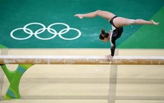 Carlotta Ferlito feet photo thumbnail