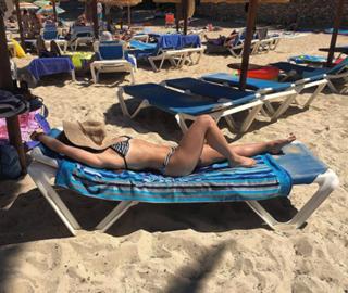 Carlotta Ferlito feet photo thumbnail